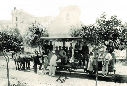 Ιππήλατο τραμ σε δρόμο των Αθηνων, αρχές 20ού αιώνα