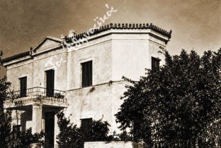 Καταρρέει και πωλείται η οικία του Σουρή στο Νέο Φάληρο